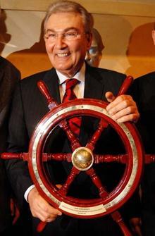 Deniz Baykal hayatını kaybetti