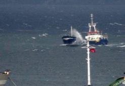 Bandırma'da fırtına seferleri iptal ettirdi! Bir yük gemisi tehlike atlattı