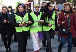 3 kadın, cinsel istismar ve şiddete dikkat çekmek için Ankara'ya yürüyor