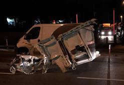 Beyoğlu'nda kargo aracı kaza yaptı: 2 yaralı