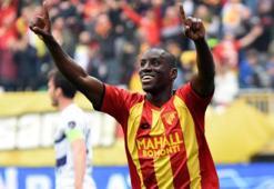 Demba Ba yeniden Çin yolcusu