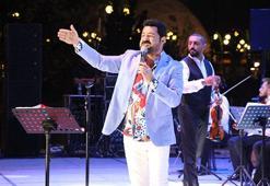 Serkan Kaya İsfanbul'da sahne aldı