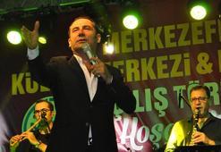 Ferhat Göçer, açılışta konser verdi