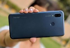 Honor Play Türkiye'de satışta