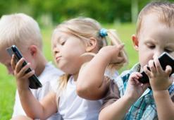 İnternette vakit harcayan çocuklar sakıncalı sitelere karşı  korunmuyor