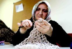 Plastik poşete karşı atıklardan file ördüler