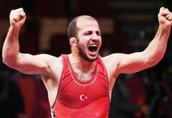 Serbest Güreş Milli Takımı, madalya için minderde