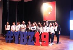 ‘Geleceğin Dünyası’ Yönetim Bilişim Zirvesi’nde tartışıldı