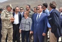 Bakan Pekcan, Esendere Sınır Kapısı'nda incelemede bulundu