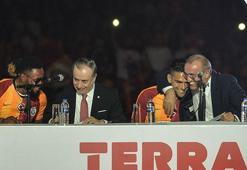 Galatasaray'dan imza şov