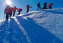 Şehitler anısına Allahuekber Dağları'na tırmandılar