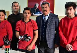 Meslek lisesi öğrencilerinden biyonik el