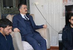 Bakan Pakdemirli, çığ altında kalan itfaiyecinin ailesini ziyaret etti