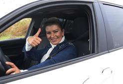 Fobisini yendi, 4 bin sürücüyü trafiğe çıkardı