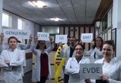 Bursasporlu futbolculardan hastane personelleriyle 'Evde kal' çağrısı