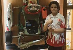 Dünyanın en genç milli karting pilotu Alp'ten 'Evde kal' mesajı