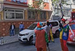 Esenler’de komşular ‘balkondan balkona’ yarışıyor