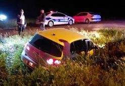 Polisin 'dur' ihtarına uymadılar, otomobil kanala düşünce yakalandılar