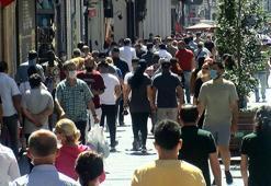 Bayram öncesi İstiklal Caddesi'nde yoğunluk...  Maskesizler çoğunluktaydı