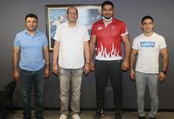 Milli güreşçi Taha Akgül'den İzmir ziyareti