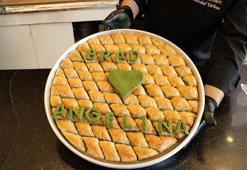 Brad Pitt ile Angelina Jolie'ye 'barışma baklavası' gönderecek