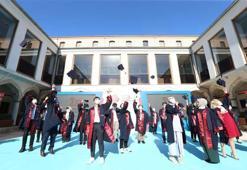 2020 mezunları koronavirüs önlemleriyle uğurlandı