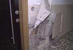 Sultangazi'de ağır hasarlı binalarda kalmaya devam ediyorlar