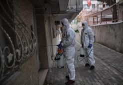 Fatih'te Kovid-19 vakası görülen binalar dezenfekte ediliyor