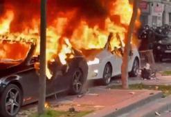 Paris’te güvenlik yasası protestolarında göstericilere polis müdahalesi