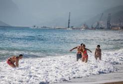Antalya'da aralık ayında deniz keyfi