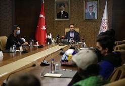 Bakan Kasapoğlu, motosiklet ve otomobil milli sporcularını konuk etti