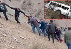 Batman'da öğrenci ve işçileri taşıyan minibüs, uçurumdan yuvarlandı; 2 kardeş öldü, 24 yaralı