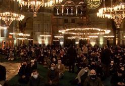 Miraç Kandili için Ayasofya ve Eyüp Sultan camilerine akın ettiler