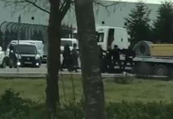 Ataşehir'de trafikte yol verme kavgası kamerada