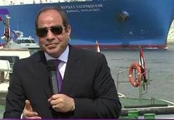 Mısır Cumhurbaşkanı Sisi'nin siren çalan gemi ile imtihanı