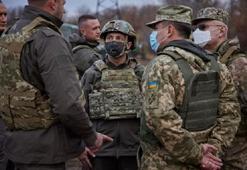 Ukrayna lideri Zelenskiy orduya moral vermek için Donbas’a gitti