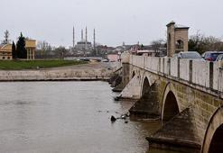 Debisi artan Tunca Nehri'nde 'sarı alarm' verildi