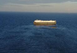 Tuzla'da gemi karaya oturdu