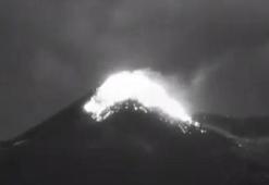 Etna Yanardağı yeniden faaliyete geçti