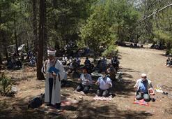 Antalya'da mahalleli yağmur duasına çıktı