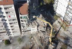 Yılmaz Erbek Apartmanı depremde göz göre göre yıkılmış