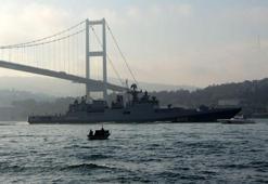 Rus savaş gemileri peş peşe İstanbul Boğazı'ndan geçti
