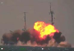 Bakan Varank, Atmaca'nın vurduğu geminin görüntüsünü paylaştı