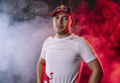 Ayhancan Güven podyum serisini sürdürdü