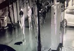 Gaziosmanpaşa'da tekel bayisine pompalı saldırı kamerada