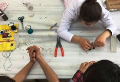 NASA kadrosundaki Feryal Özel, uzay bilimiyle ilgilenen Mardinli kızlarla görüştü