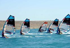 TYF 2021 Funboard Slalom Ligi Çeşme'de yapıldı