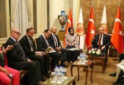 TBMM Başkanı Şentop, Viyana’da gazetecilerle bir araya geldi
