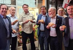 Brezilya Devlet Başkanı Bolsonaro, aşı olmadığı için sokakta pizza yedi