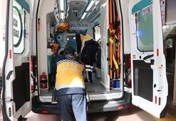 Tüfeği temizlerken kendisini ve arkadaşını vurdu